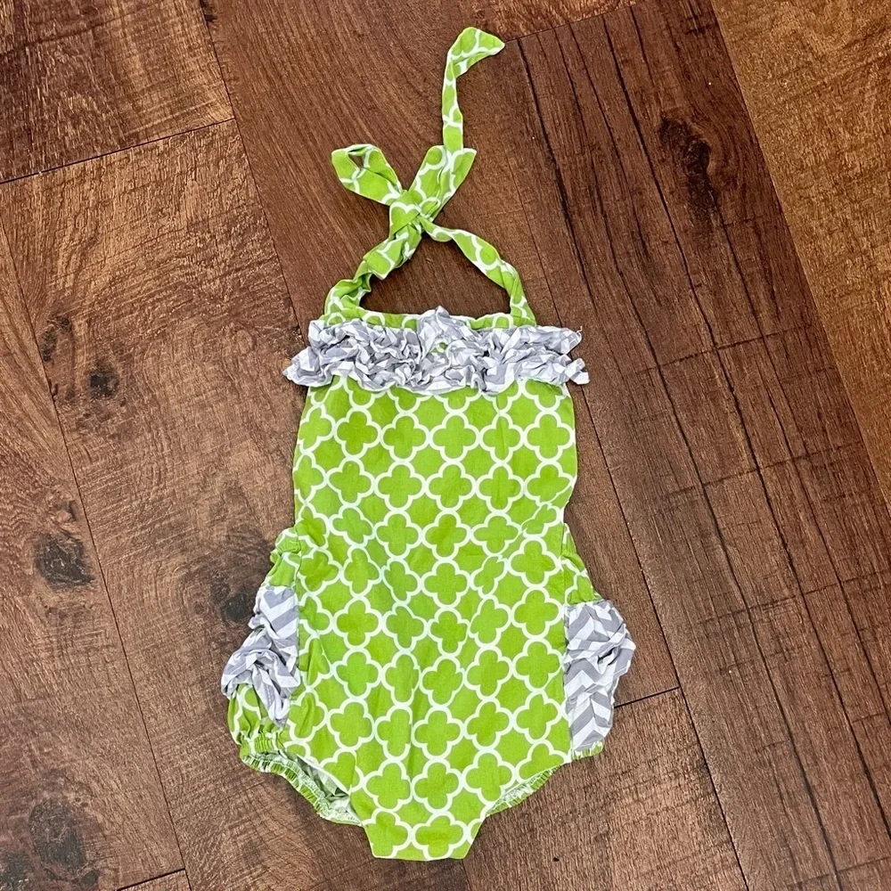 Helene’s closet one 1 piece bubble romper baby girl 9 months green gray